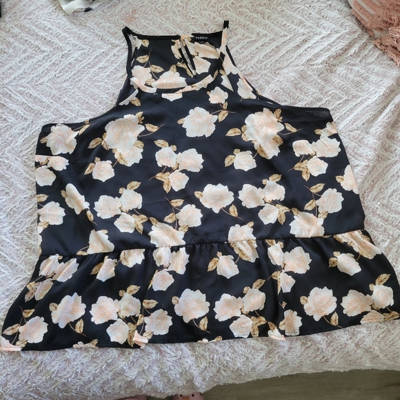 Torrid Size 4 Floral Peplum Shirt - Picture 7 of 9